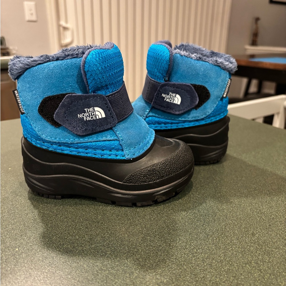North Face Toddler 7 winter boots
